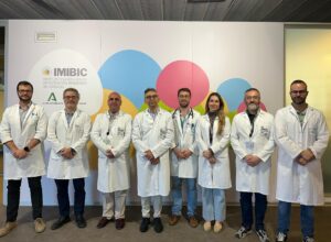El Instituto Maimónides de Investigación Biomédica de Córdoba (IMIBIC) ha diseñado un modelo matemático capaz de predecir el riesgo de recurrencia cardiovascular a partir del análisis de la microbiota intestinal. Fotografía facilitada por el IMIBIC del personal investigador. EFE
