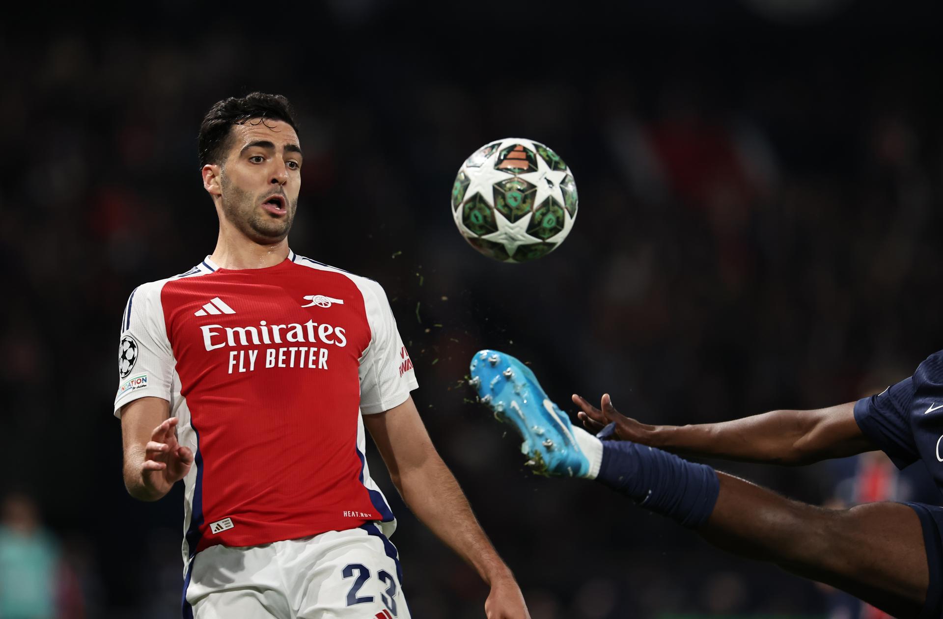 Mikel Merino del Arsenal en acción durante el partido de vuelta de las semifinales de la UEFA Champions League entre el Paris Saint-Germain y el Arsenal FC, en París. EFE/EPA/CHRISTOPHE PETIT TESSON