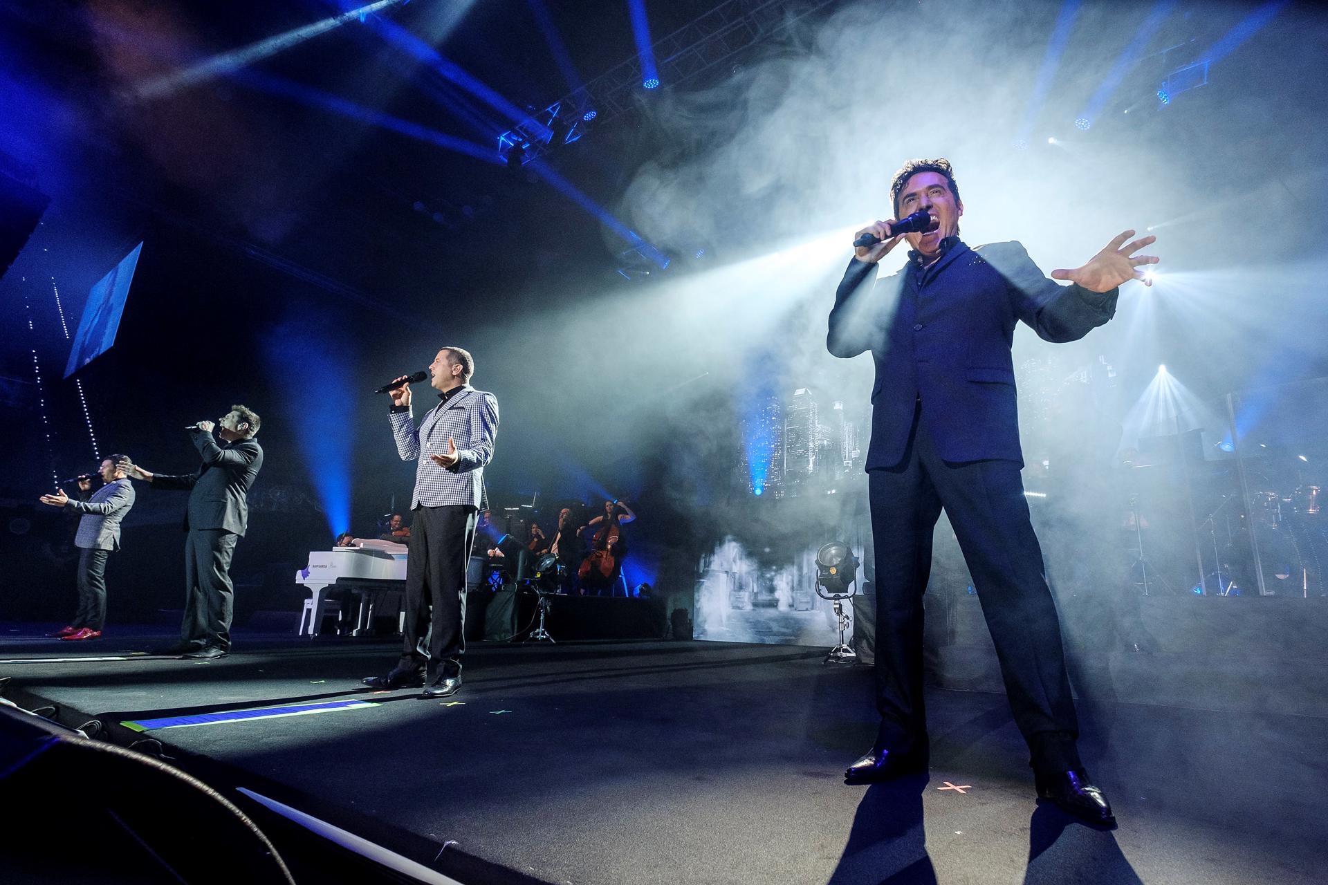 Fotografía del cuarteto de ópera-pop Il Divo, en el Gran Canaria Arena. EFE/Ángel Medina G.