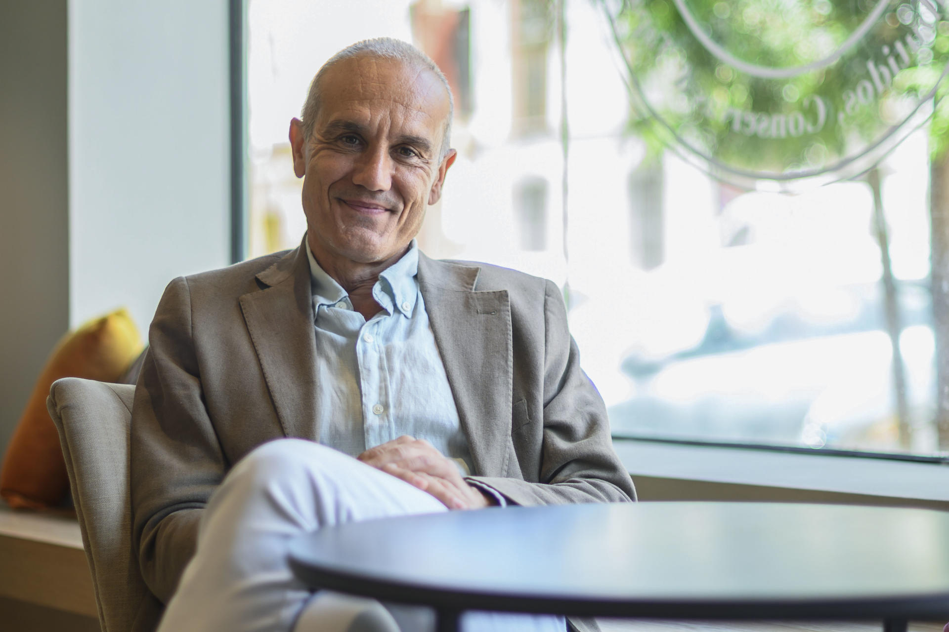 La sociedad actual está obsesionada no por llegar bien a la vejez, sino por no envejecer, según dice en una entrevista con EFE el especialista en medicina de estilo de vida Rafael Guzmán, quien, en su libro ‘Cómo llegar joven a viejo' analiza las claves de la llegada a la senectud. EFE/ Raúl Caro