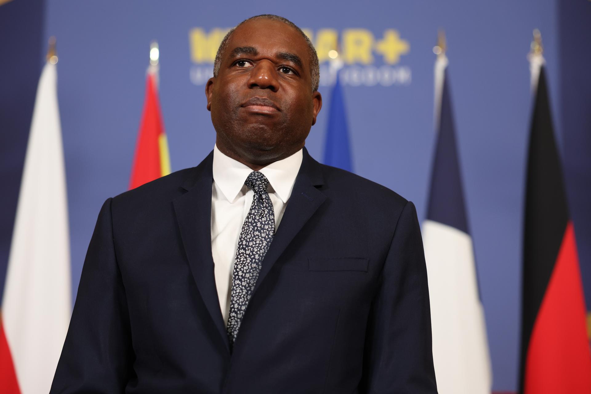 El ministro británico de Exteriores, David Lammy, este lunes antes de la reunión de Weimar+ sobre Ucrania, en Lancaster House, en Londres.EFE/EPA/NEIL HALL/POOL
``` ////////// Britain's Foreign Secretary David Lammy addresses the media ahead of the Weimar+ meeting on Ukraine at Lancaster House in London, Britain, 12 May 2025. (Ucrania, Reino Unido, Londres) EFE/EPA/NEIL HALL/POOL