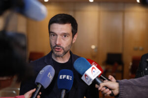 El ministro de Derechos Sociales, Consumo y Agenda 2030, Pablo Bustinduy, en una fotografía de archivo. EFE/ Javier Lizón