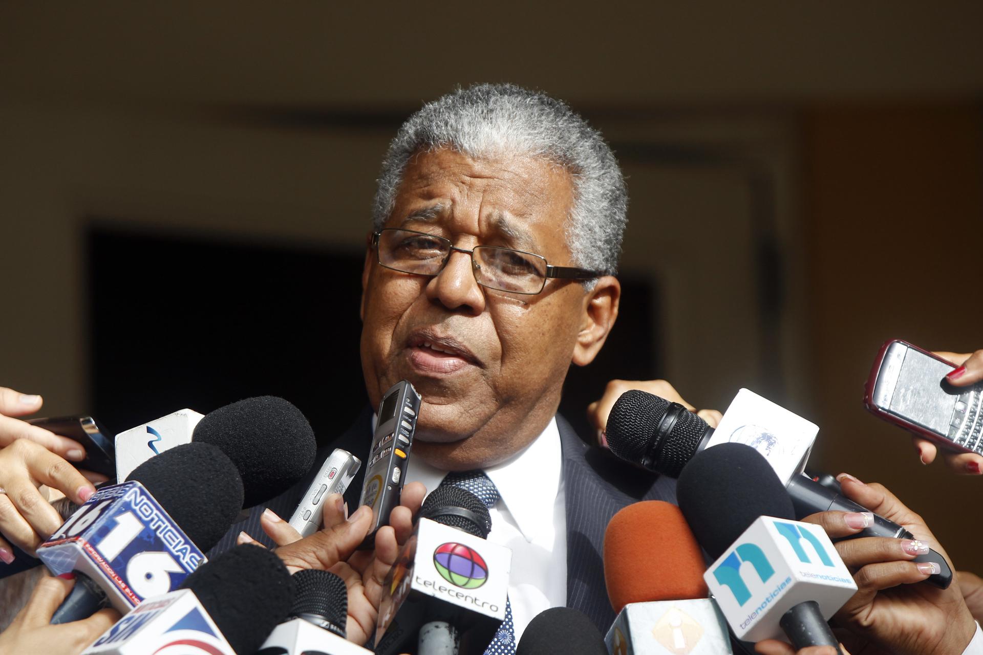 Fotografía de archivo del viceministro dominicano de Relaciones Exteriores, Rubén Silié, al atender a la prensa, en Santo Domingo (República Dominicana). EFE/Orlando Barría