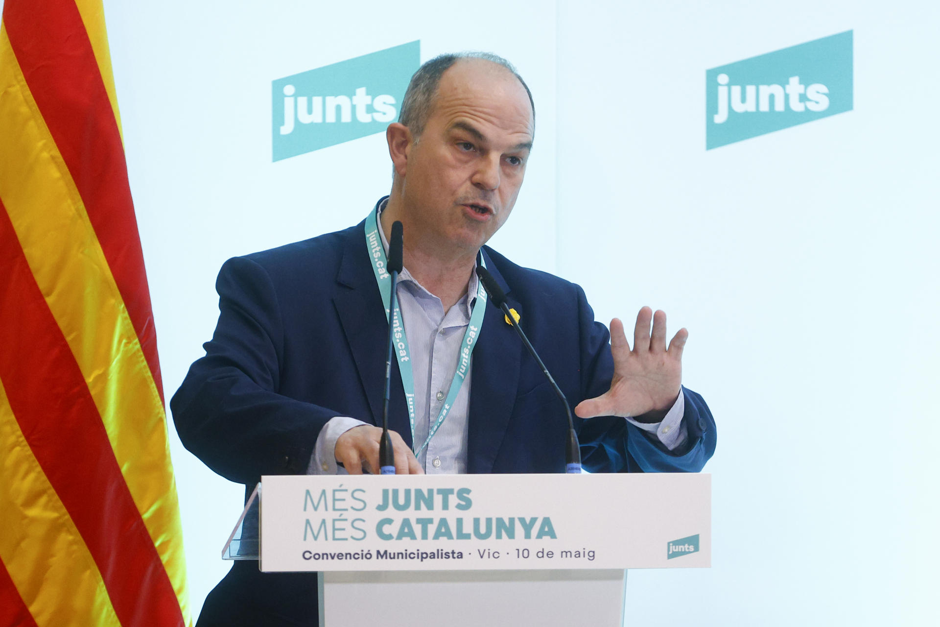 El secretario general de Junts per Catalunya, Jordi Turull, da un discurso durante la Convención Municipalista que Junts per Catalunya celebra en Vic este sábado. EFE/Quique García