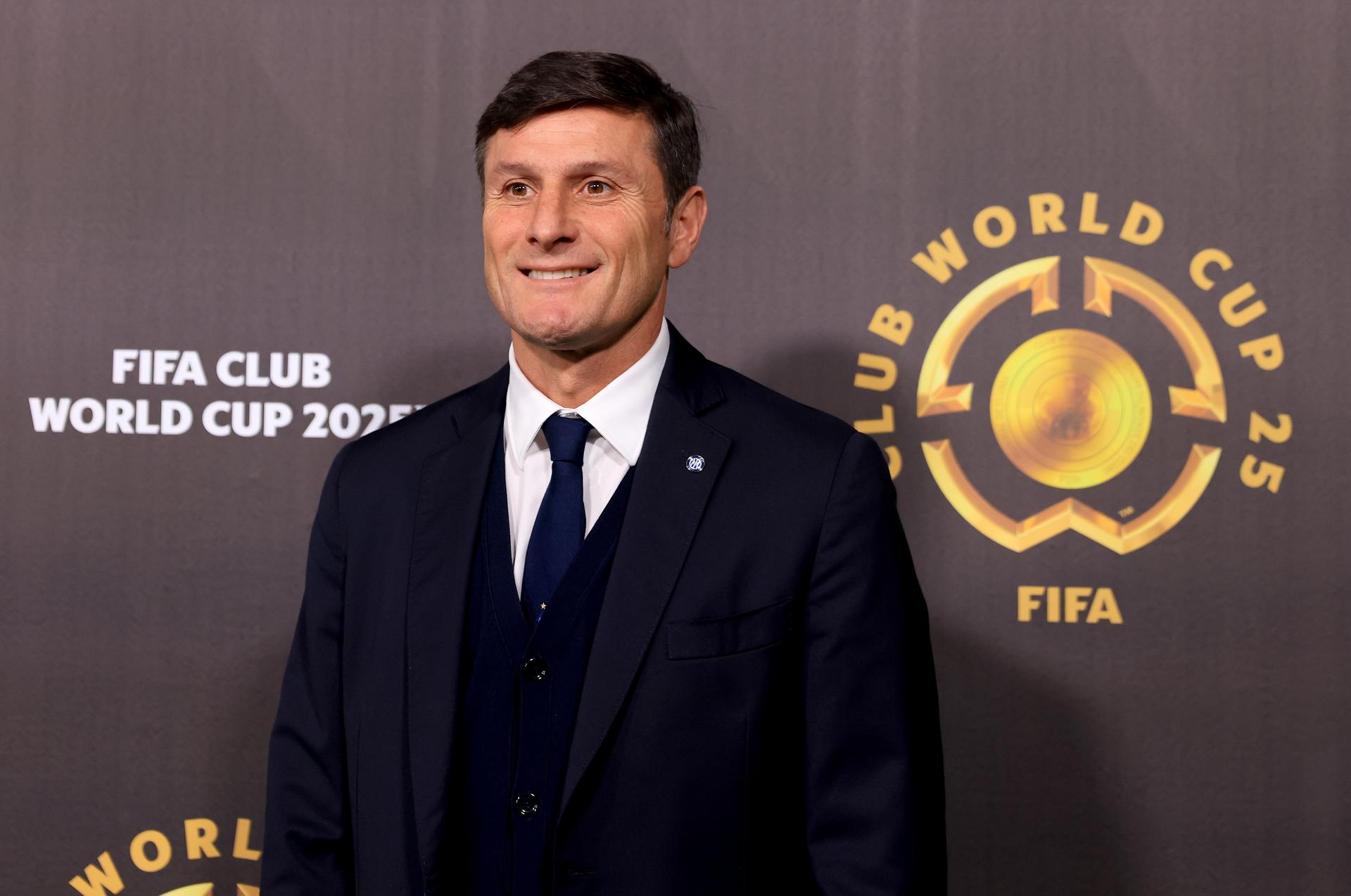 Fotografía de archivo del 05/12/2024 del exjugador del Inter de Milán Javier Zanetti. EFE/CRISTOBAL HERRERA-ULASHKEVICH