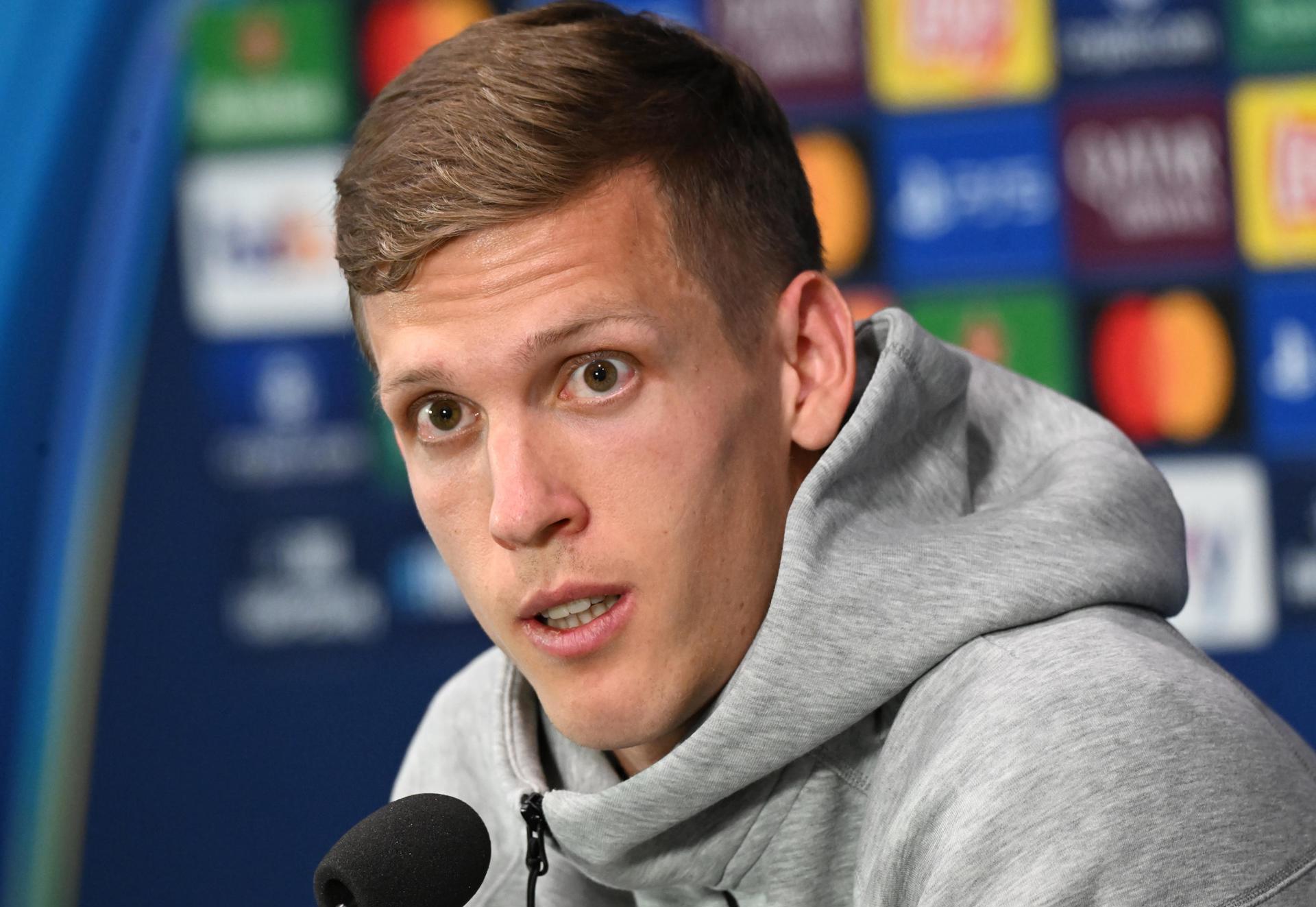El centrocampista del Barcelona Dani Olmo en vísperas de la vuelta de semifinales de la UEFA Champions League en Milán, Italia. EFE/EPA/DANIEL DAL ZENNARO