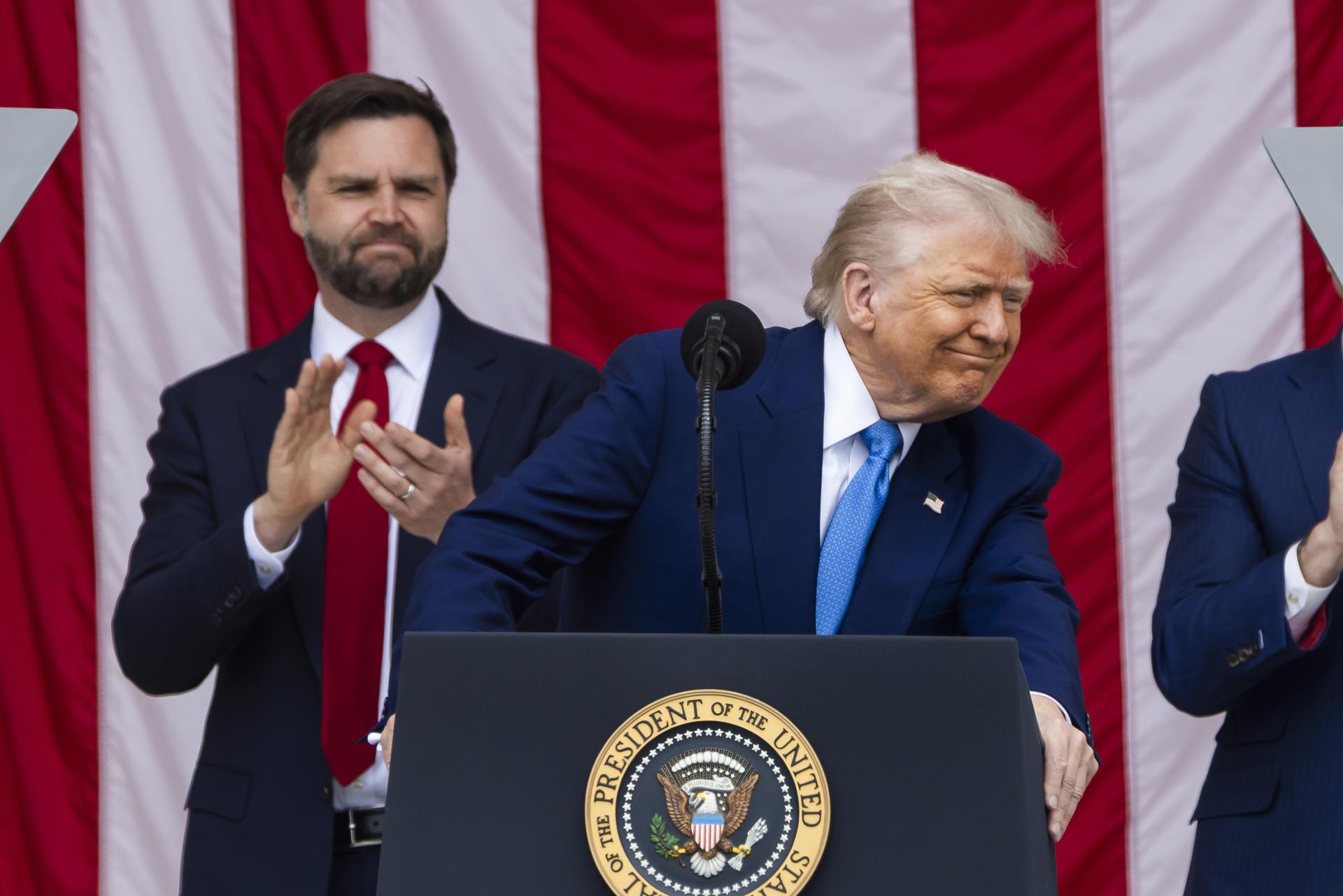El presidente estadounidense, Donald Trump, en una fotografía de archivo. EFE/JIM LO SCALZO
