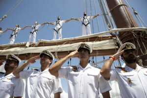 El buque escuela de la Armada española Juan Sebastián de Elcano llega este lunes a Santo Domingo con la heredera de la corona española, la princesa Leonor, a bordo, y permanecerá recalado en la capital dominicana hasta el próximo sábado. EFE/ Orlando Barría