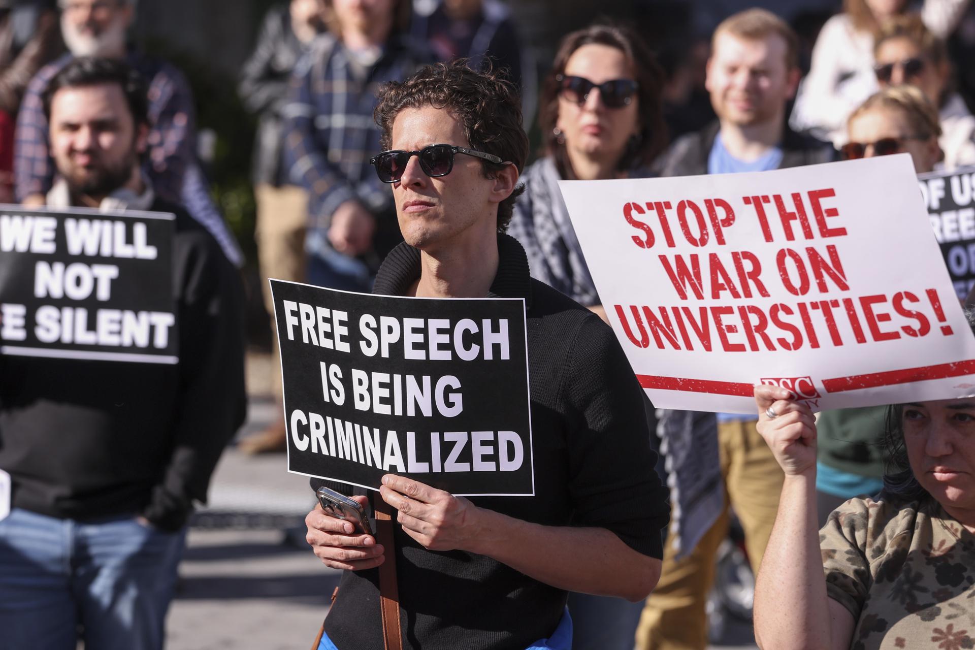 Fotografía de archivo de una manifestación del Día Nacional de Acción por la Educación Superior en Foley Square en Nueva York, Nueva York, EE. UU. EFE/SARAH YENESEL