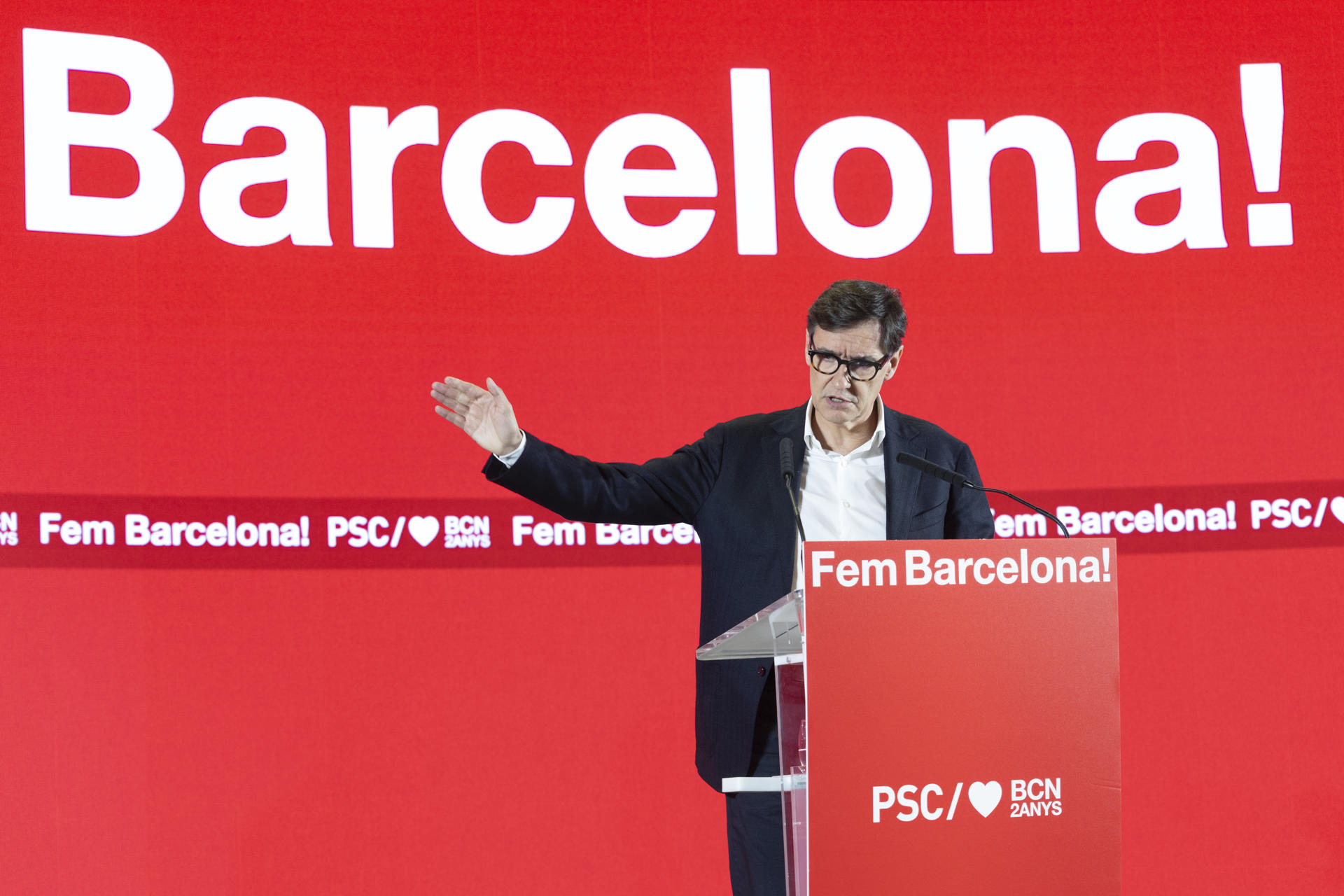 El primer secretario del PSC y presidente de la Generalitat, Salvador Illa interviene en el acto "Dos años de alcalde Collboni. ¡Hagamos Barcelona!", este sábado en Barcelona. EFE/Marta Pérez