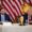 El presidente de Estados Unidos, Donald Trump (d), y su vicepresidente, JD Vance, participaron de la primera reunión conjunta de trabajo sobre los preparativos para el Mundial de fútbol de 2026, que reunirá a selecciones de 48 países. EFE/EPA/FRANCIS CHUNG / POOL