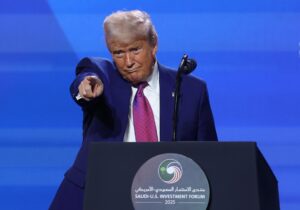 Fotografía del presidente de Estados Unidos, Donald Trump. EFE/Ali Haider