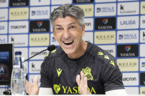 El entrenador de la Real Sociedad, Imanol Alguacil, ha ofrecido este viernes su última rueda de prensa como técnico blanquiazul en San Sebastián, previa al partido del sábado contra el Real Madrid en el Santiago Bernabéu. EFE/Javier Etxezarreta