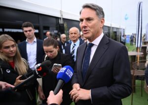 Fotografía de archivo, tomada el 21/03/2025, que muestra al ministro de Defensa de Australia, Richard Marles, durante una conferencia de prensa en Avalon. EFE/EPA/JOEL CARRETT AUSTRALIA AND NEW ZEALAND OUT