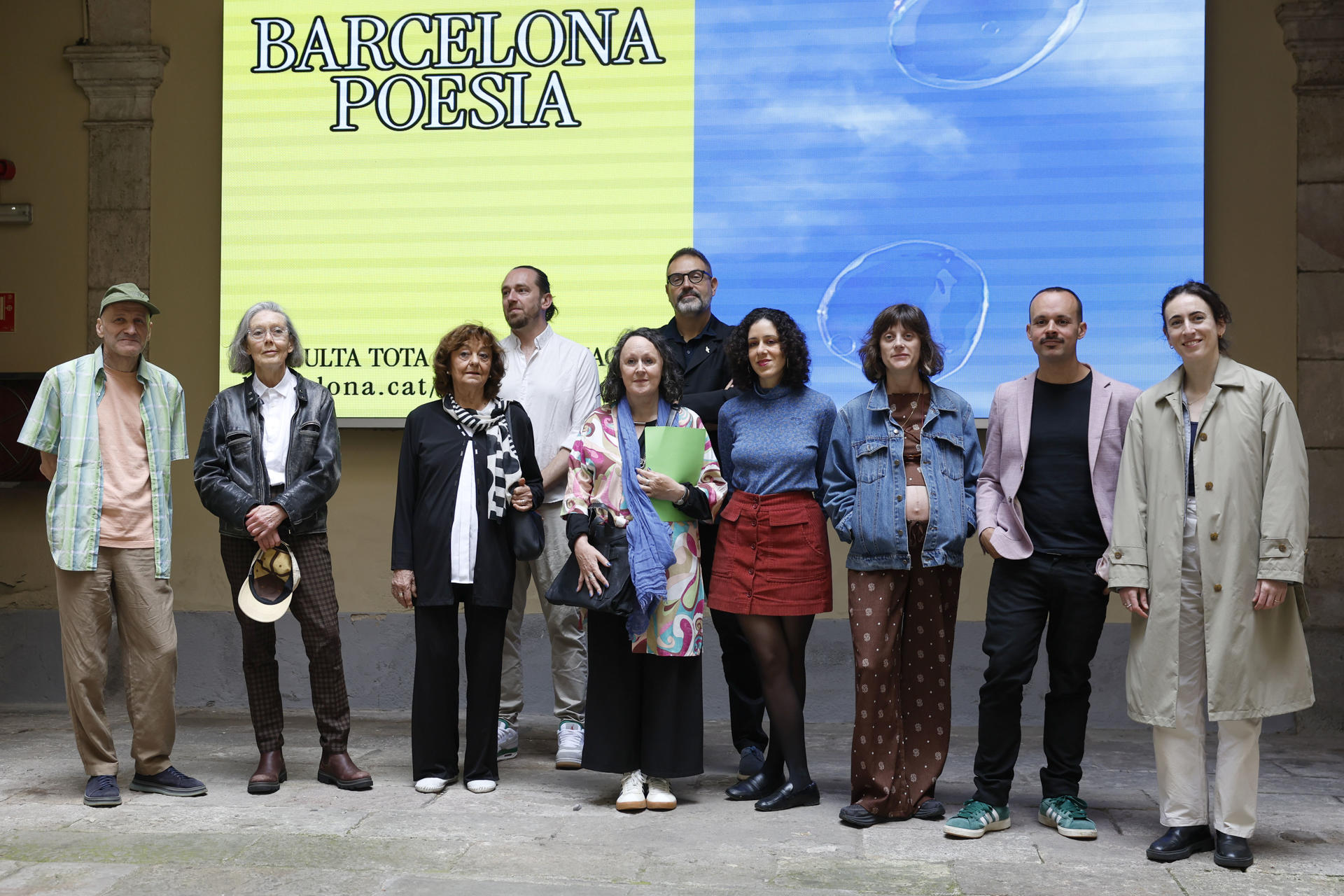 De iz a der. Shota Iatashvili, Ane Carson, Ana Blandina , Márton Simon, Lupe Gómez, Manuel Forcano (comisario) , Berta García Faet, Maria Callís (comisaria), Adrià Targa, y Clara Aguilar (compositora y directora artística).