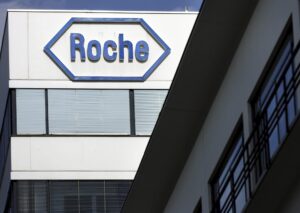 Fotografía de archivo del logo de Roche. EFE/EPA/STEFFEN SCHMIDT