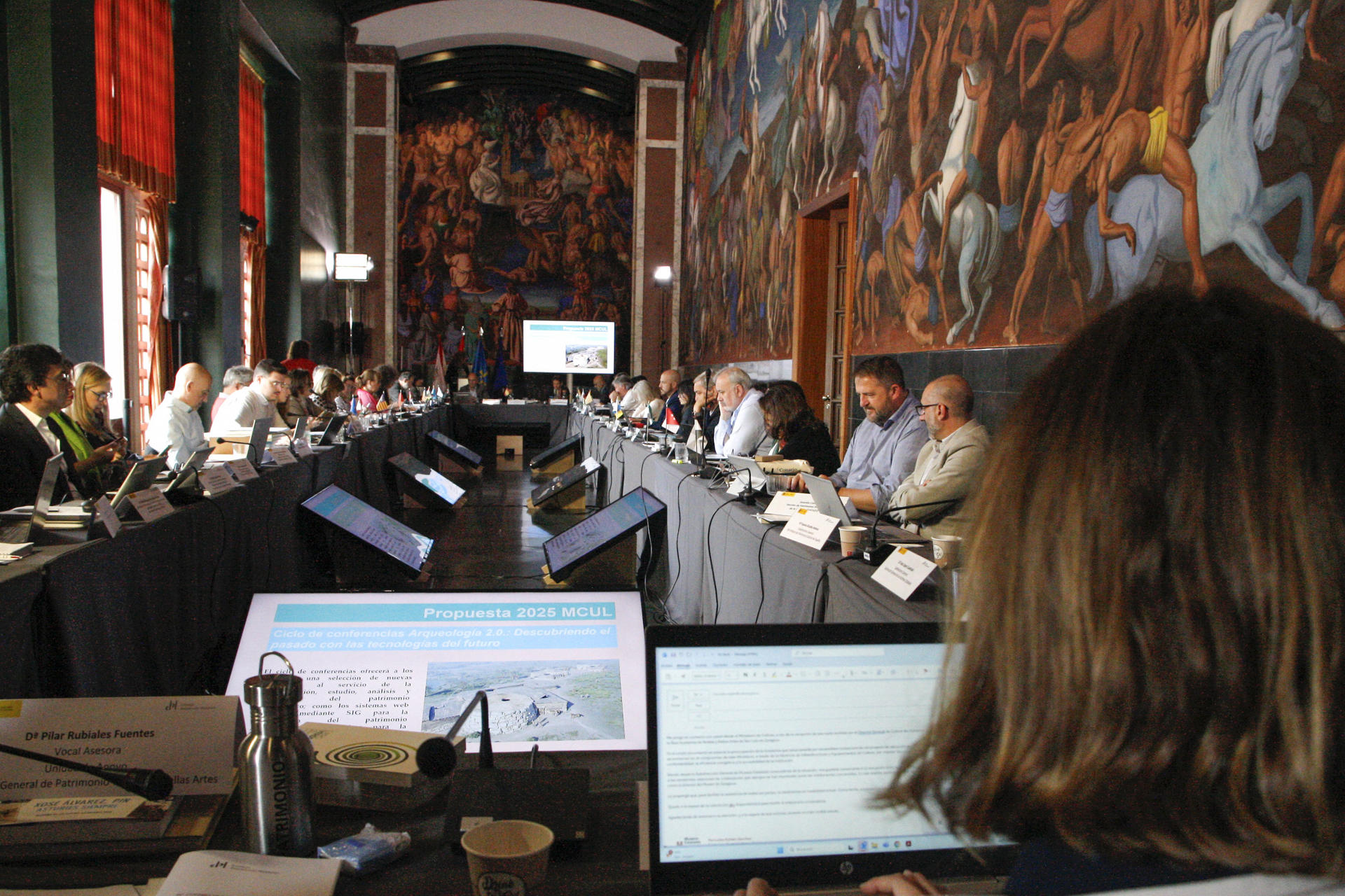 Representantes del Ministerio de Cultura y de las Comunidades Autónomas durante la reunión del Consejo de Patrimonio Histórico celebrada este viernes en Laboral Ciudad de la Cultura, en Gijón. EFE/Juan González