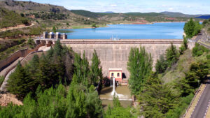 El agua embalsada en el Tajo supera récords históricos con el 86 % de su capacidad total. Imagen cedida por el Miteco.