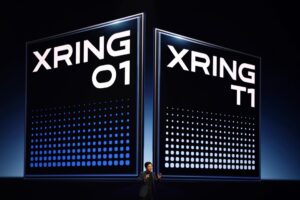 El fundador de Xiaomi, Lei Jun, habla durante la presentación del chip XRING O1, en Pekín, China. EFE/EPA/ANDRES MARTINEZ CASARES