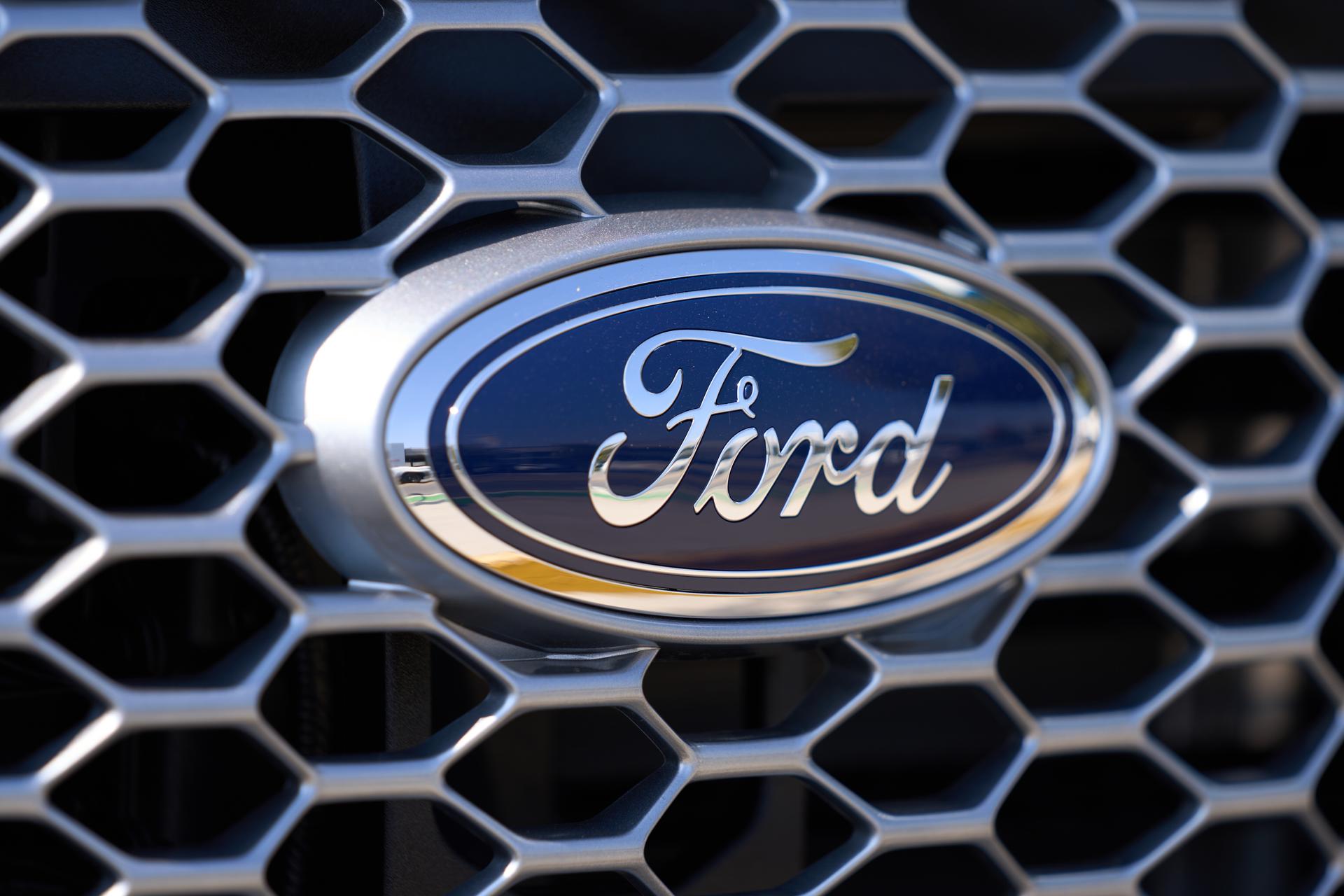 Fotografía de archivo con el logotipo de Ford. EFE/ALLISON DINNER