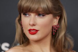 Fotografía de archivo, tomada el pasado 2 de febrero, de la cantante estadounidense Taylor Swift, en Los Ángeles (CA, EE.UU.). EFE/Allison Dinner