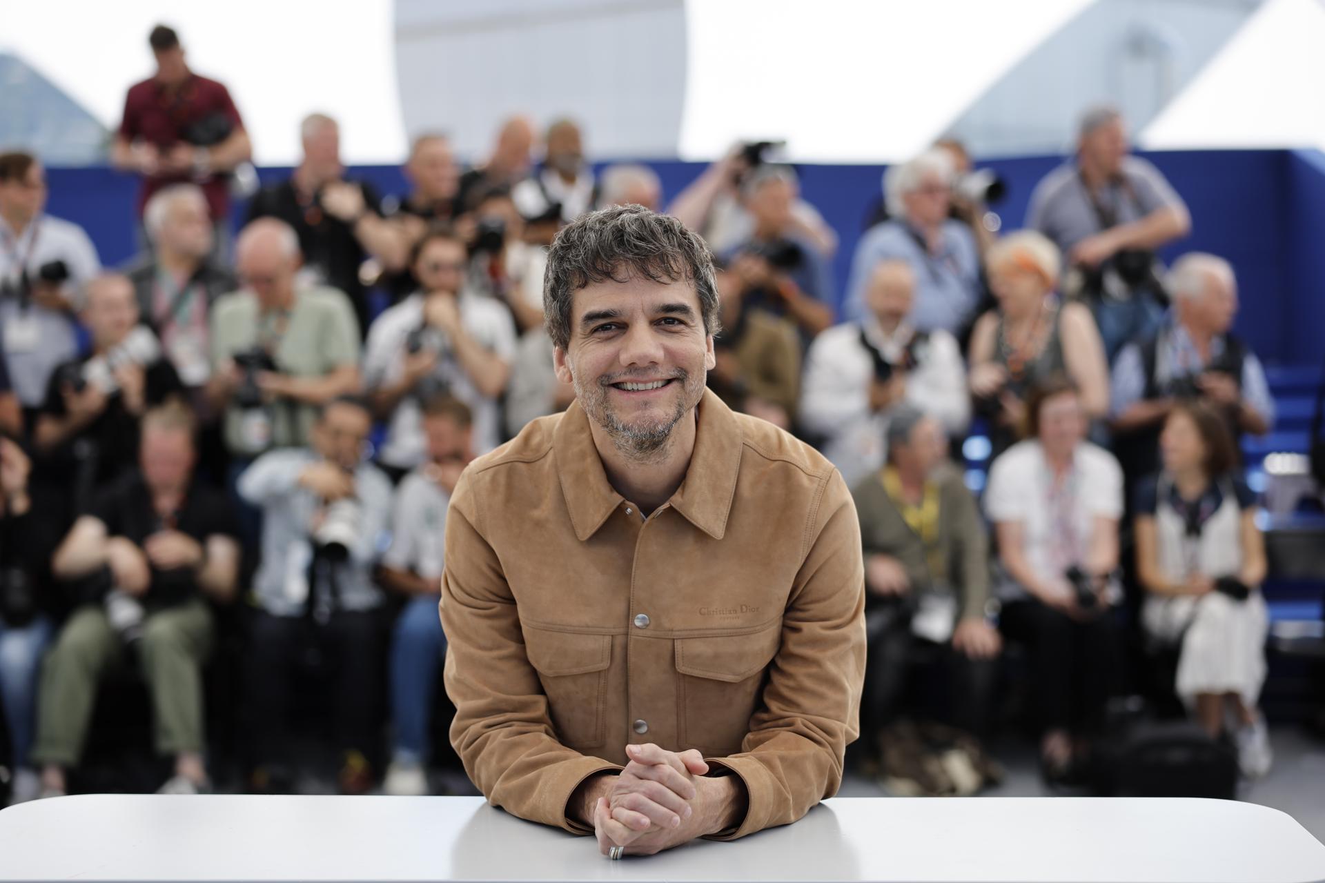 El brasileño Wagner Moura, durante la presentación de la película 'O Agente Secreto (El agente secreto)' en la 78 edición del Festival de Cannes. EFE/EPA/GUILLAUME HORCAJUELO