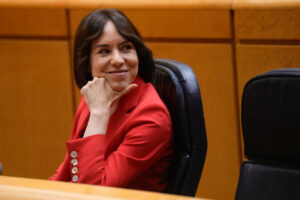 Imagen de archivo (20/05/2025) de la ministra de Ciencia, Diana Morant durante una sesión de control en el pleno del Senado. EFE/Borja Sánchez-Trillo