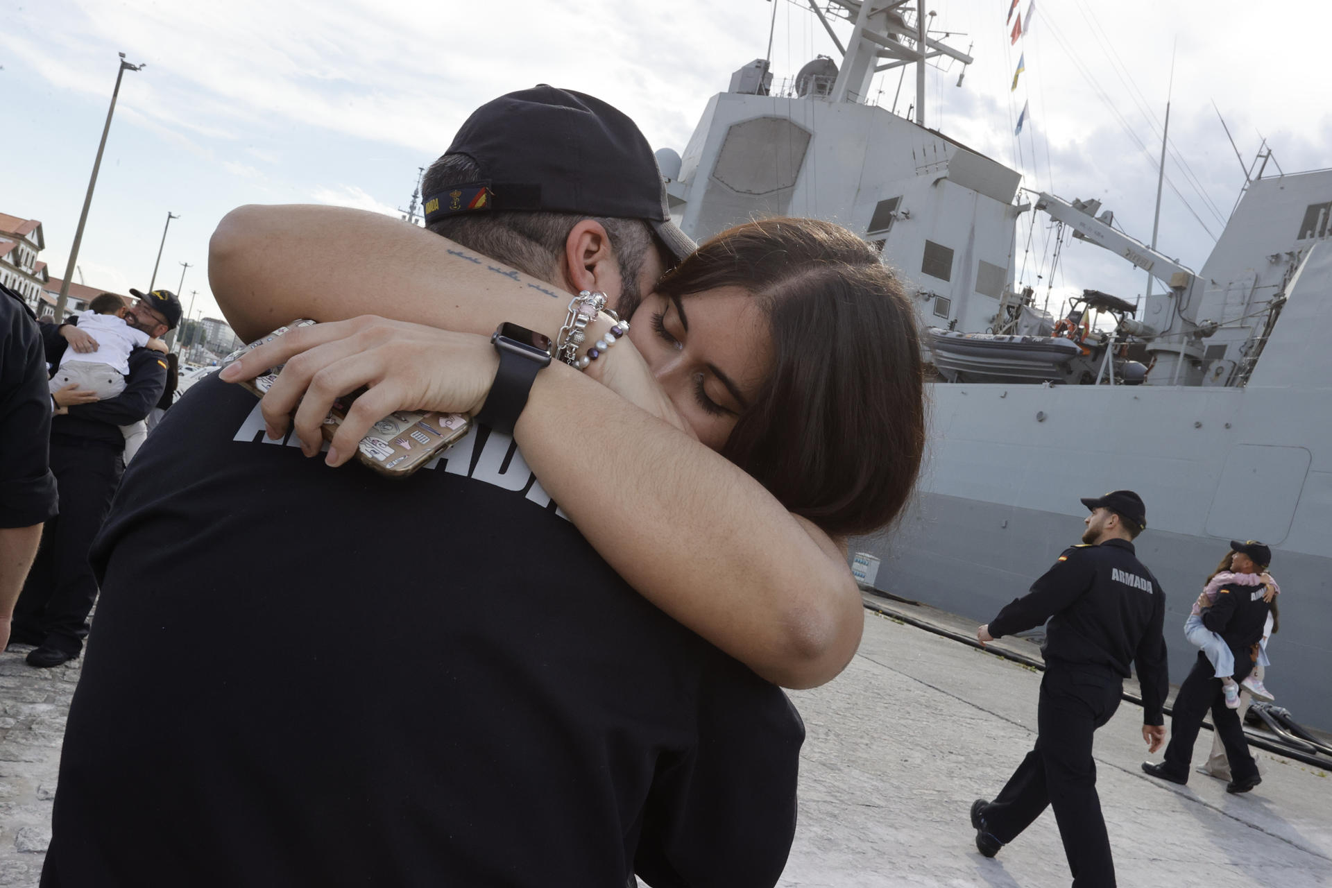 La fragata "Álvaro de Bazán" y el buque "Patiño" regresarán este domingo a su base en Ferrol tras permanecer desplegadas en aguas del Mediterráneo junto a la OTAN. EFE/ Kiko Delgado