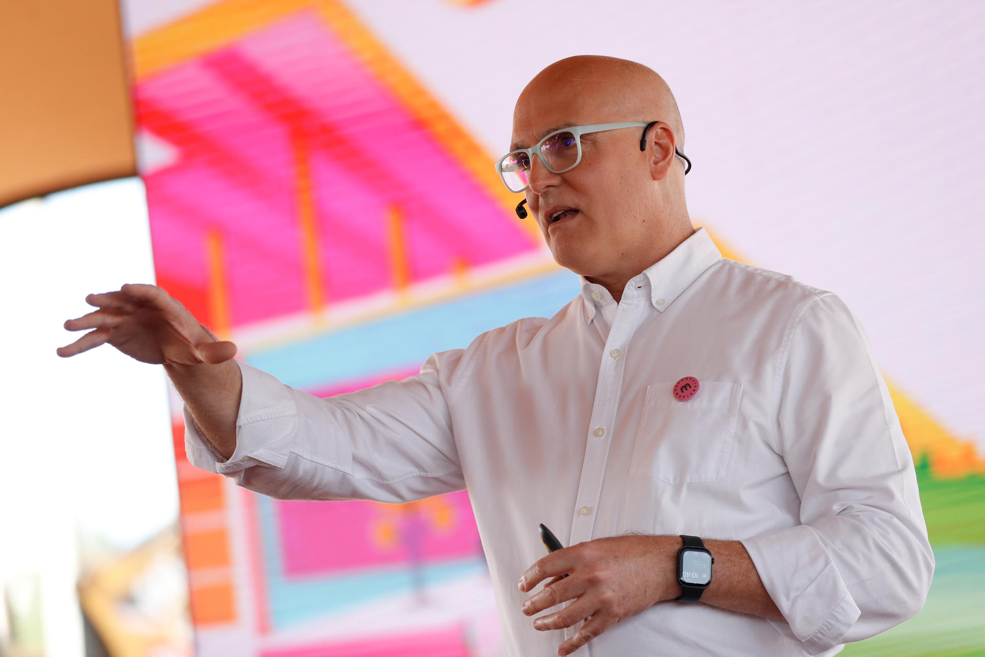 El arquitecto constructor del Museo de Ciencias del Paraguay, Luis Ayala, fue captado este lunes, 26 de mayo, durante el acto de inicio de la construcción del museo, en Asunción (Paraguay). EFE/Juan Pablo Pino