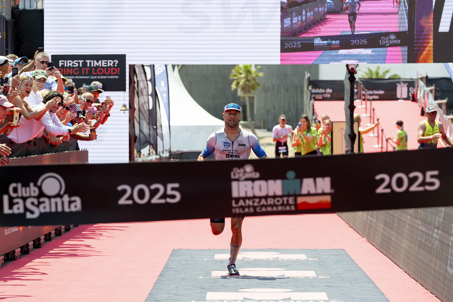 El triatleta francés Dylan Magnien ganador del Ironman Lanzarote 2025, prueba que se disputó por toda la isla. EFE/ Adriel Perdomo