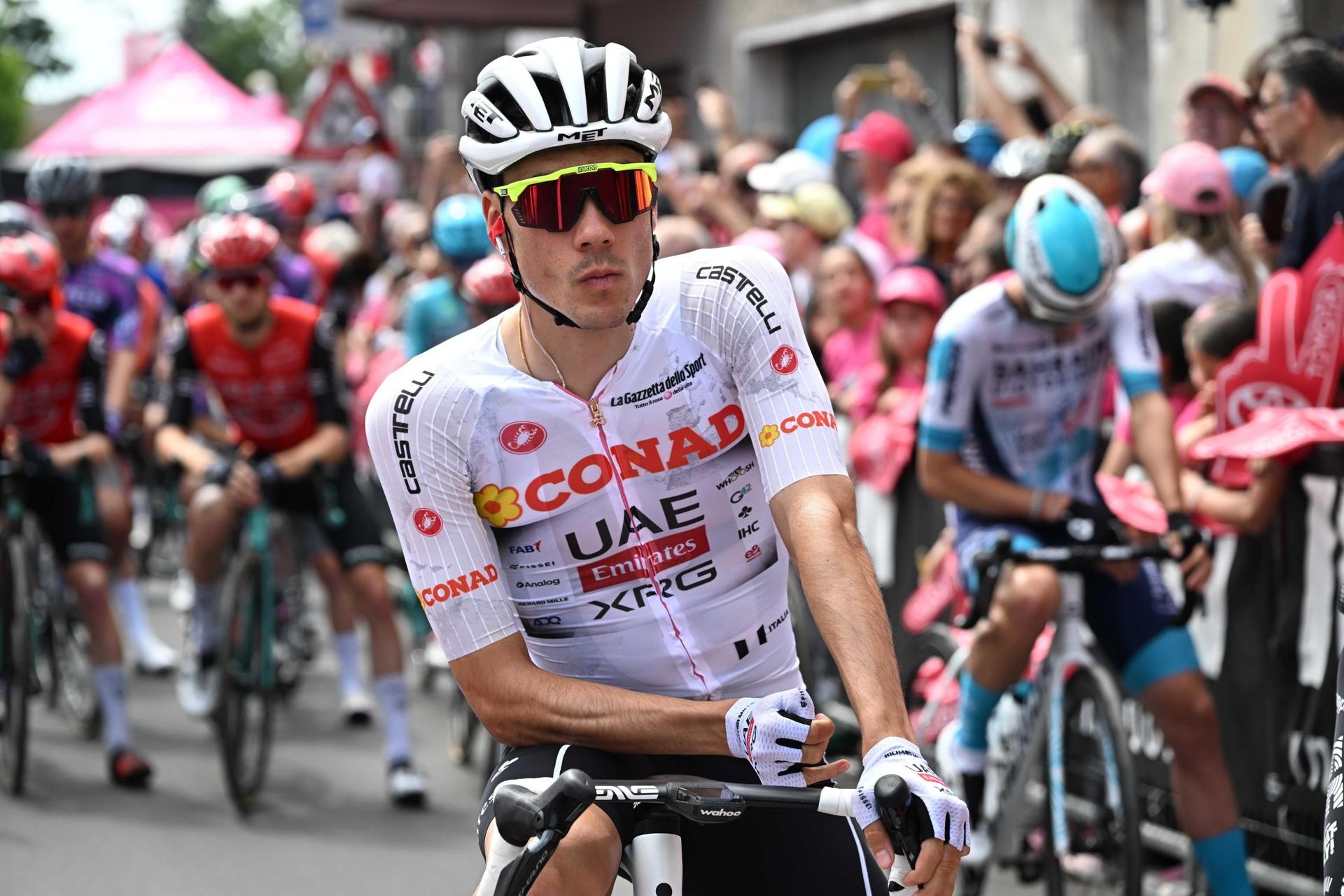 El ciclista español Juan Ayuso, que ha abandonado el Giro en la decimoctava etapa. EFE/EPA/ANSA / LUCA ZENNARO