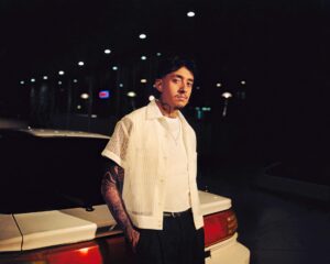 Fotografía cedida por Carlos Jaramillo donde aparece el cantante Omar Banos, conocido artísticamente como Cuco, que acaba de lanzar 'Ridin', su nuevo álbum de estudio. EFE/ Carlos Jaramillo