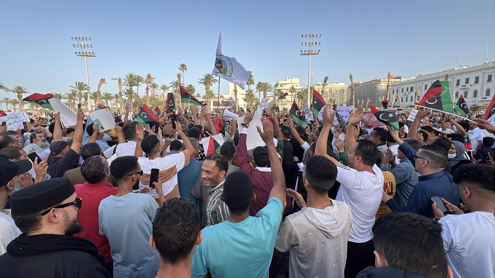 Libios protestan para exigir la dimisión del gobierno de unidad nacional en Trípoli, Libia, 23 de mayo de 2025. EFE/STRINGER