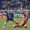 Javi Galán (d), del Atlético de Madrid, cae al suelo en una acción con Carlos Vicente, del Deportivo Alavés, durante el partido de LaLiga que enfrentó a sus equipos en el estadio de Mendízorrotza en Vitoria-Gasteiz.  EFE/ L. Rico
