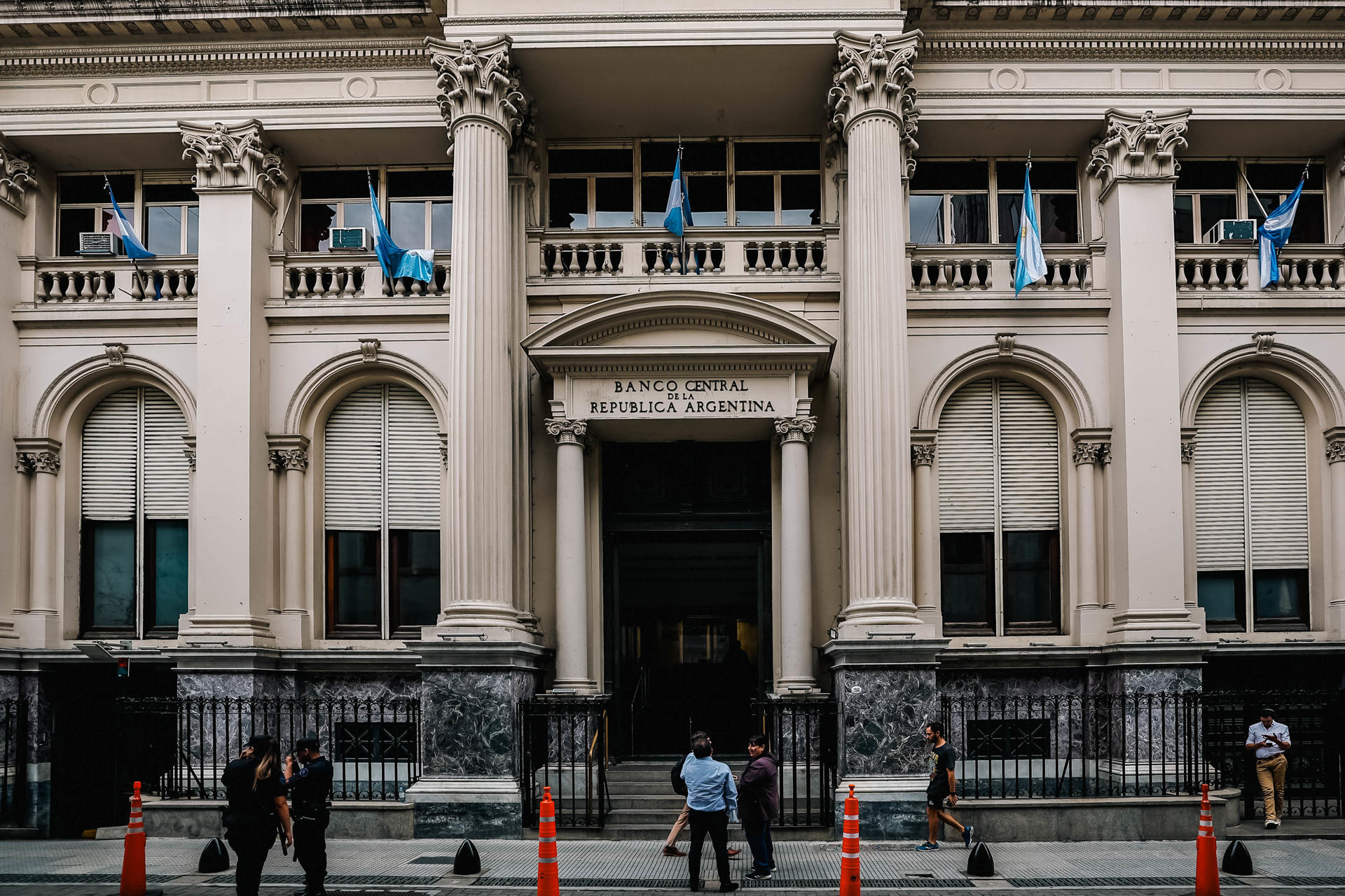 Fotografía que muestra la fachada del Banco Central de La República Argentina. EFE/Juan Ignacio Roncoroni