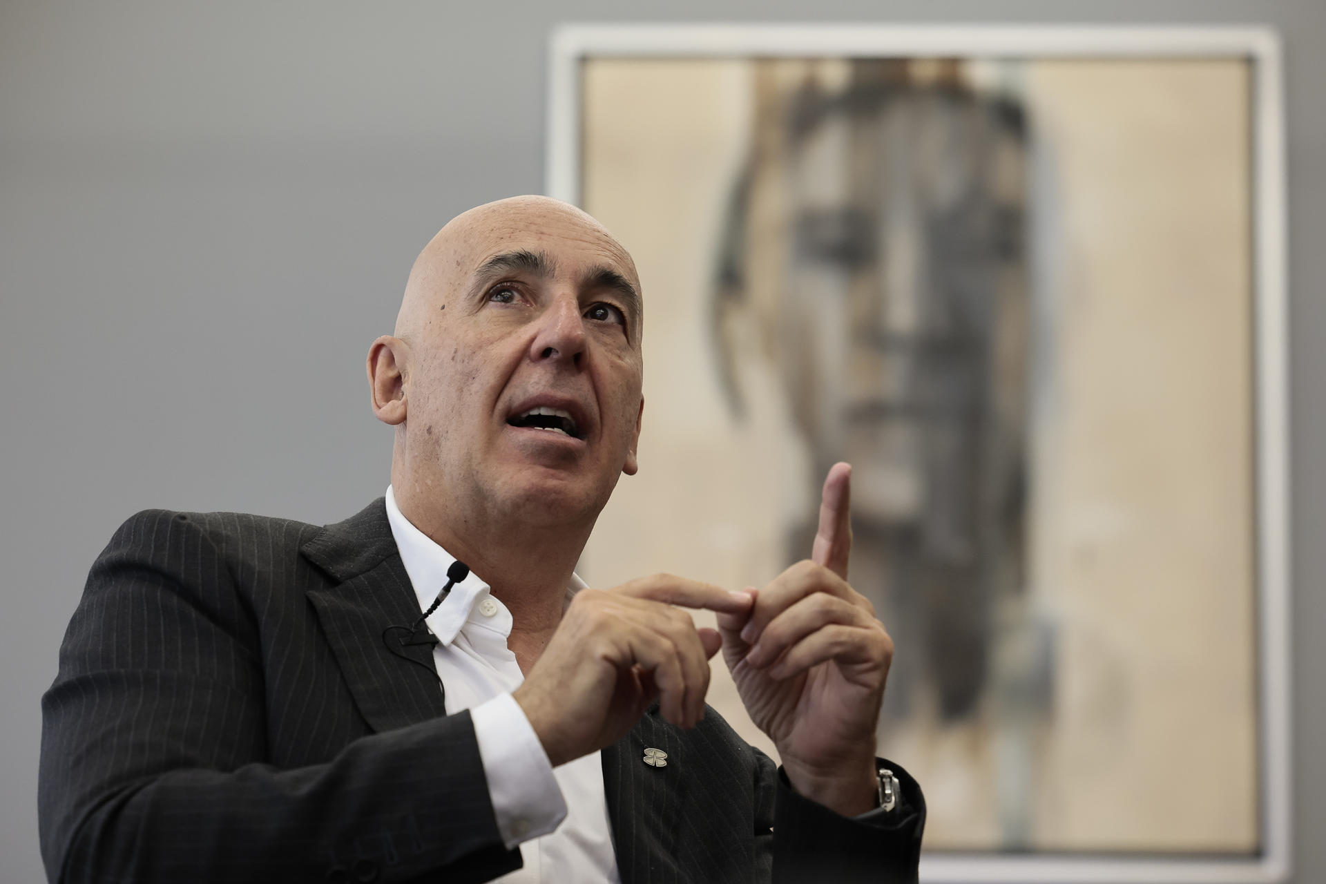 Fotografía del 30 de abril del director general de Banorte, Marcos Ramírez Miguel, hablando en una entrevista con EFE en Ciudad de México (México). EFE/ José Méndez