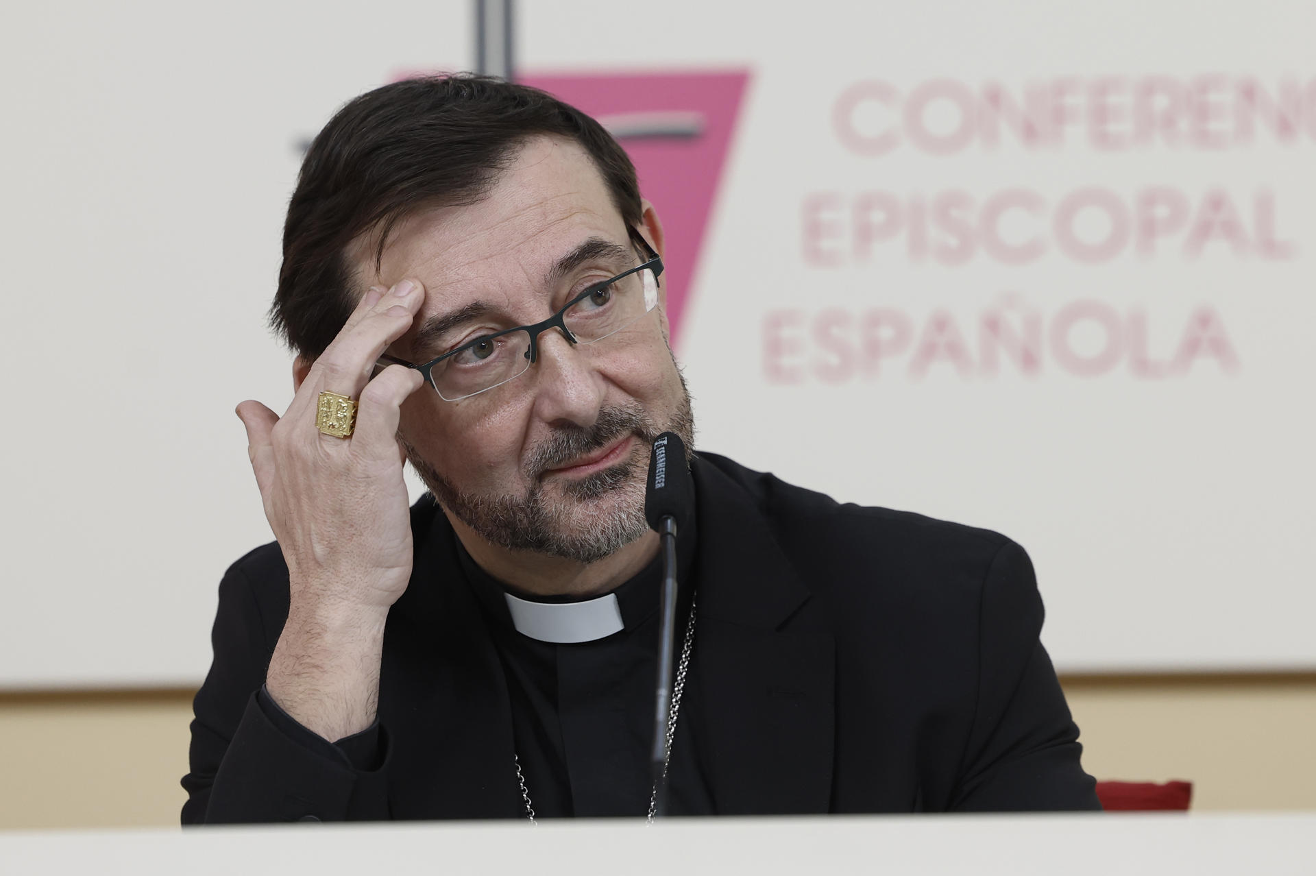 José Cobo (c), cardenal arzobispo de Madrid, uno de los cardenales españoles que participará en el cónclave. EFE/ Chema Moya