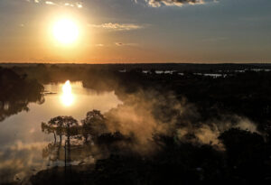 Imagen de archivo del Río Urubú, en la Amazonía brasileña (Brasil).EFE/ Antonio Lacerda.
