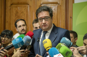 El ministro para la Transformación digital y de la Función Pública, Óscar López. EFE/José Manuel Pedrosa