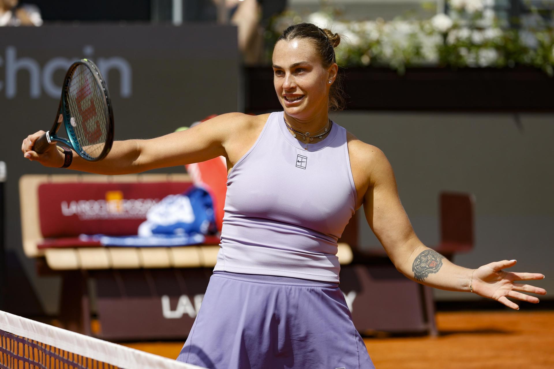 La bielorrusa Aryna Sabalenka durante su partido ante la rusa Anastasia Potapova. EFE/FABIO FRUSTACI