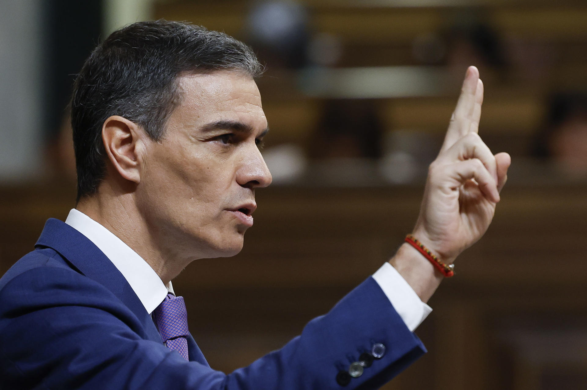El presidente del Gobierno, Pedro Sánchez, comparece ante el Pleno del Congreso para informar del plan de defensa y del apagón masivo del 28 de abril, este miércoles en Madrid. EFE/ J.J. Guillén
