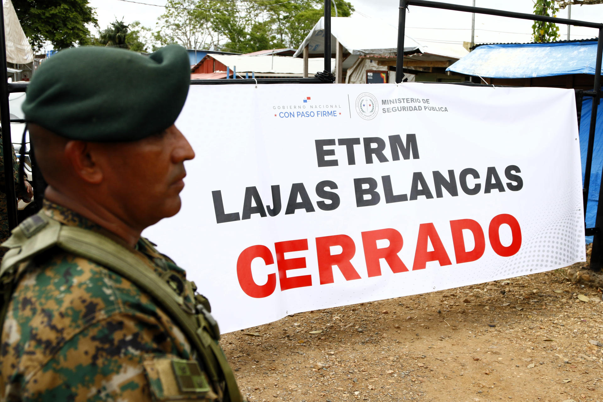 Fotografía que muestra un cartel del Ministerio de Seguridad Pública este miércoles, en Lajas Blancas (Panamá). EFE/ Moncho Torres