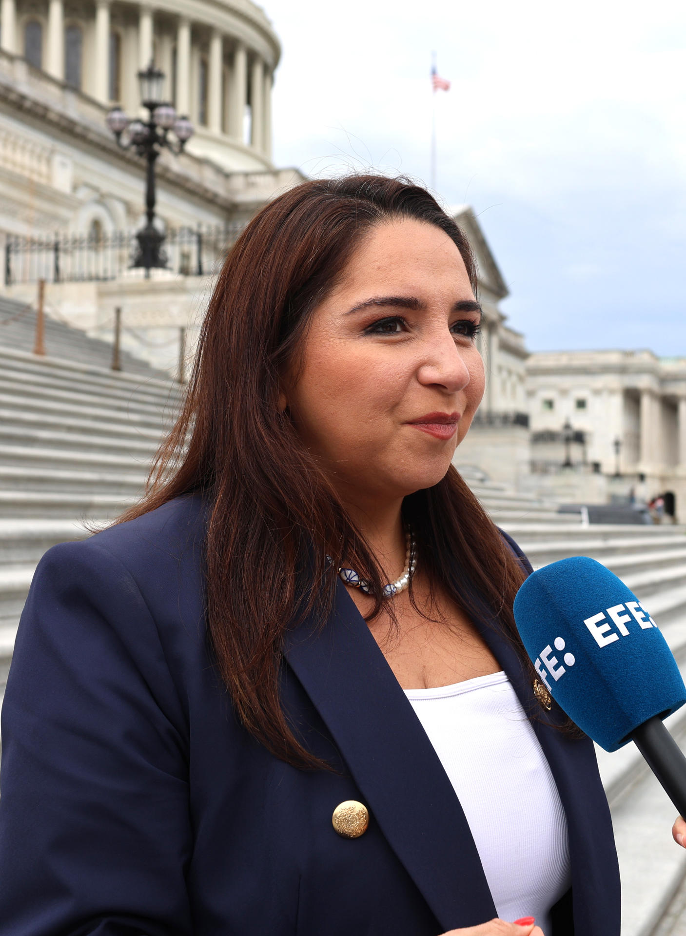 - La congresista por el Distrito 3 de Illinois, la demócrata Delia Ramírez, mantiene una entrevista con EFE en Washington DC (Estados Unidos). EFE/ Octavio Guzmán