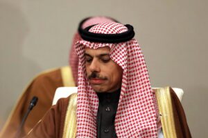 El ministro de Exteriores de Arabia Saudí, Faisal bin Farhan, en una foto de archivo. EFE/EPA/MOHAMED ALI