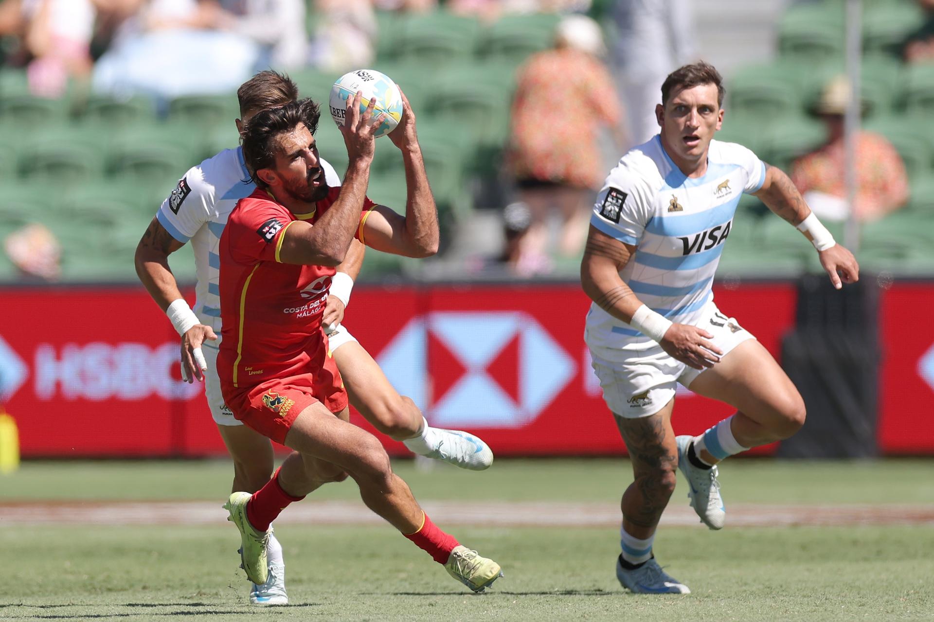 Foto de archivo del español Pol Pla, durante un partido de las Series Mundiales de rugby 7 contra Argentina, el 26 de enero de 2025. EFE/EPA/RICHARD WAINWRIGHT AUSTRALIA AND NEW ZEALAND OUT