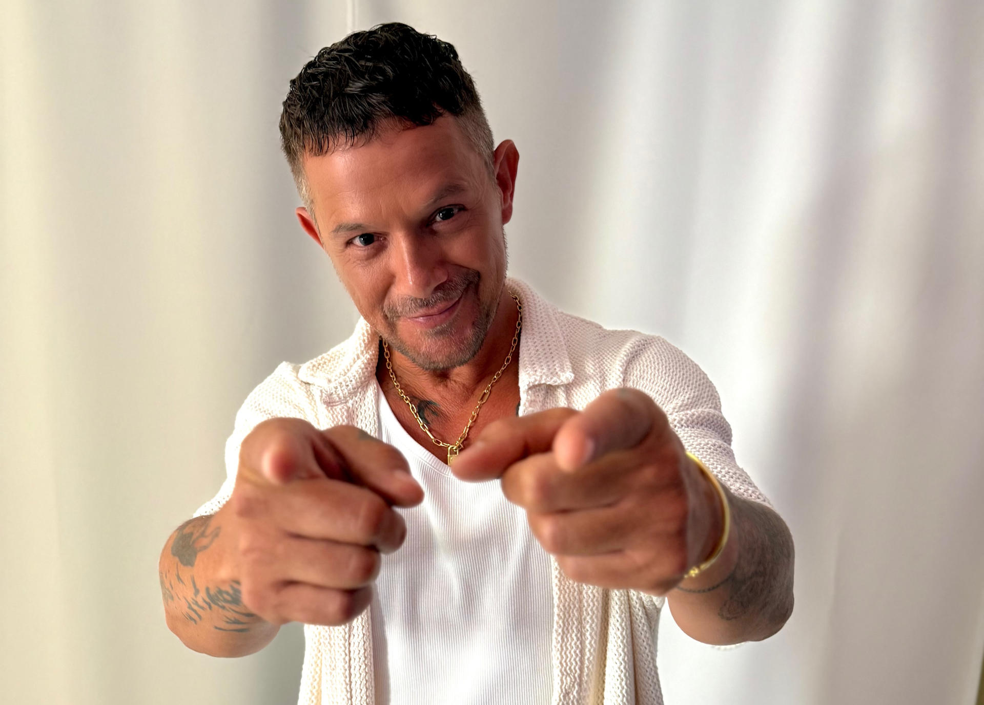 El cantante español Alejandro Sanz, posa durante una entrevista con EFE este jueves en Miami, Florida (EE.UU.). EFE/Alicia Civita