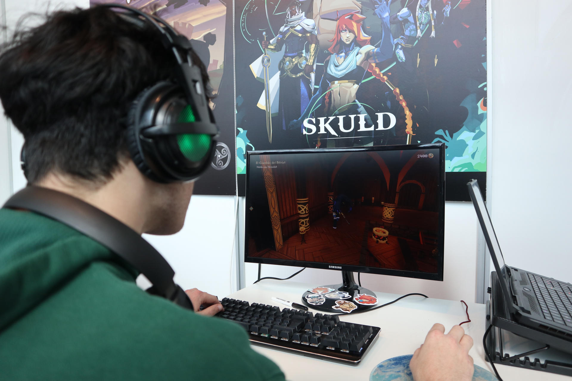 El sector del videojuego creció un 3 % interanual en 2024 en España hasta los 2.408 millones, con una comunidad de 22 millones de jugadores que por primera vez fueron mayoritariamente mujeres, un 50,45 % frente a un 49,55 % de hombres, según el anuario de la Asociación Española de Videojuegos (AEVI). EFE/Mariam A. Montesinos