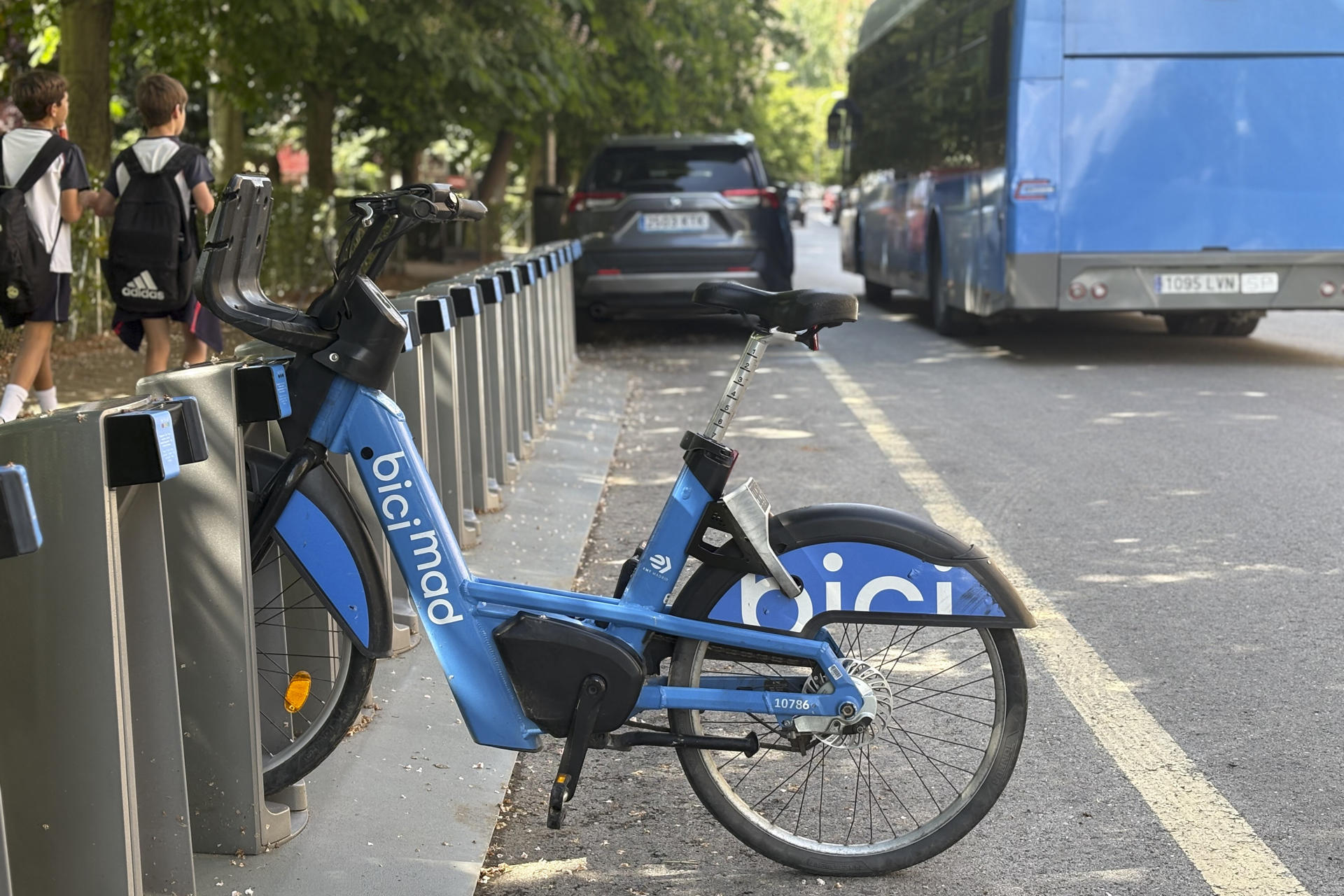 La red de organizaciones Clean Cities, especializada en movilidad sostenible, ha publicado este miércoles una tabla con las 36 ciudades europeas mejor adaptadas a la movilidad infantil, en ella se incluyen Barcelona, en la séptima posición, Madrid (26ª) y Zaragoza (28ª). EFE/Juan Carlos Gomi