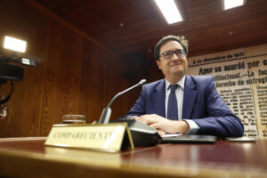 El expresidente de Paradores de Turismo de España y ministro para la Transformación Digital y de la Función Pública, Óscar López, comparece en la comisión de investigación del caso Koldo en el Senado, este viernes. EFE/ Javier Lizon
