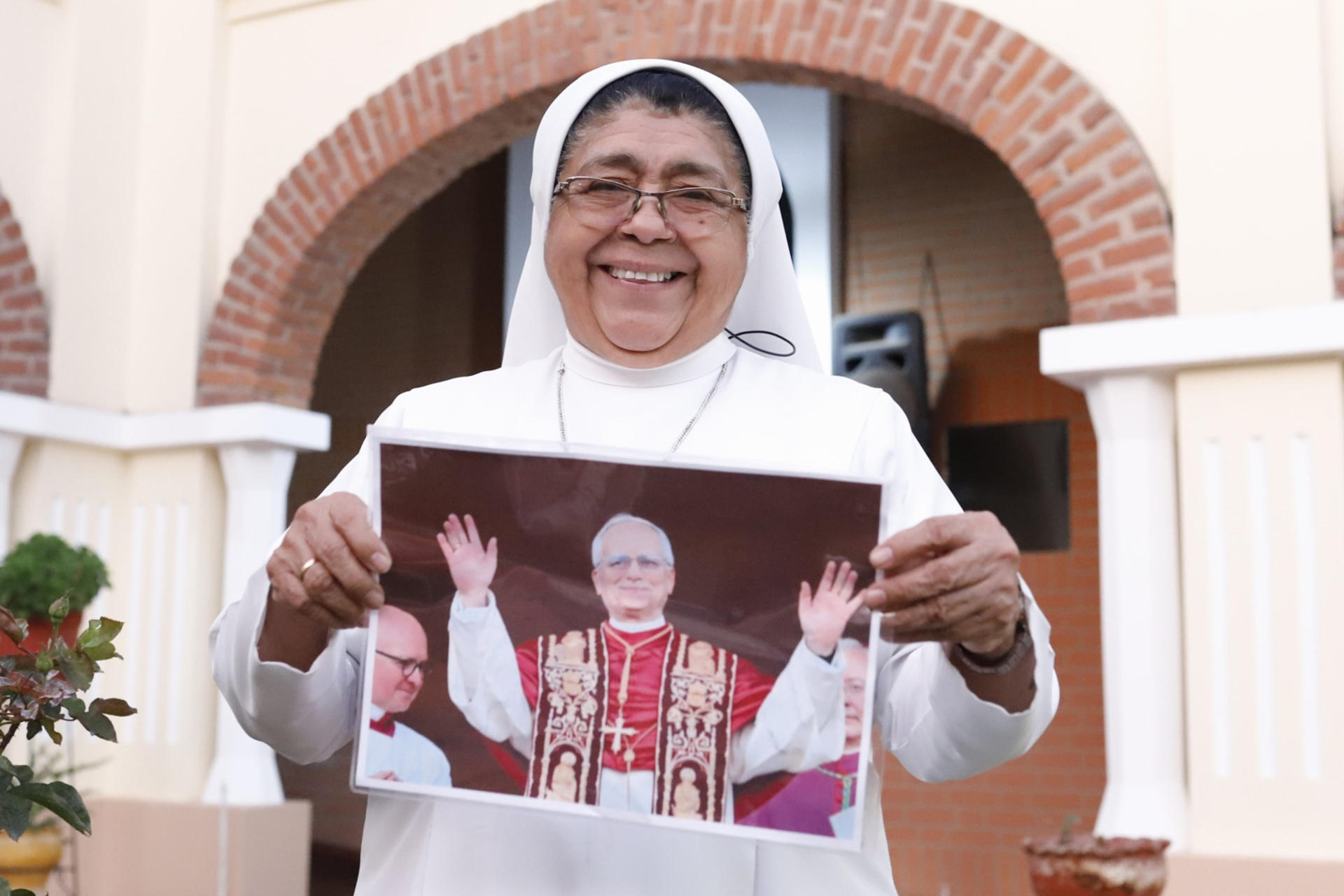 Sor Margarita Ramos Chanduví habla durante una entrevista con EFE en el convento Casa Madre Santa Teresita de la Congregación Canonesas de la Cruz, en Lima (Perú). EFE/ Renato Pajuelo